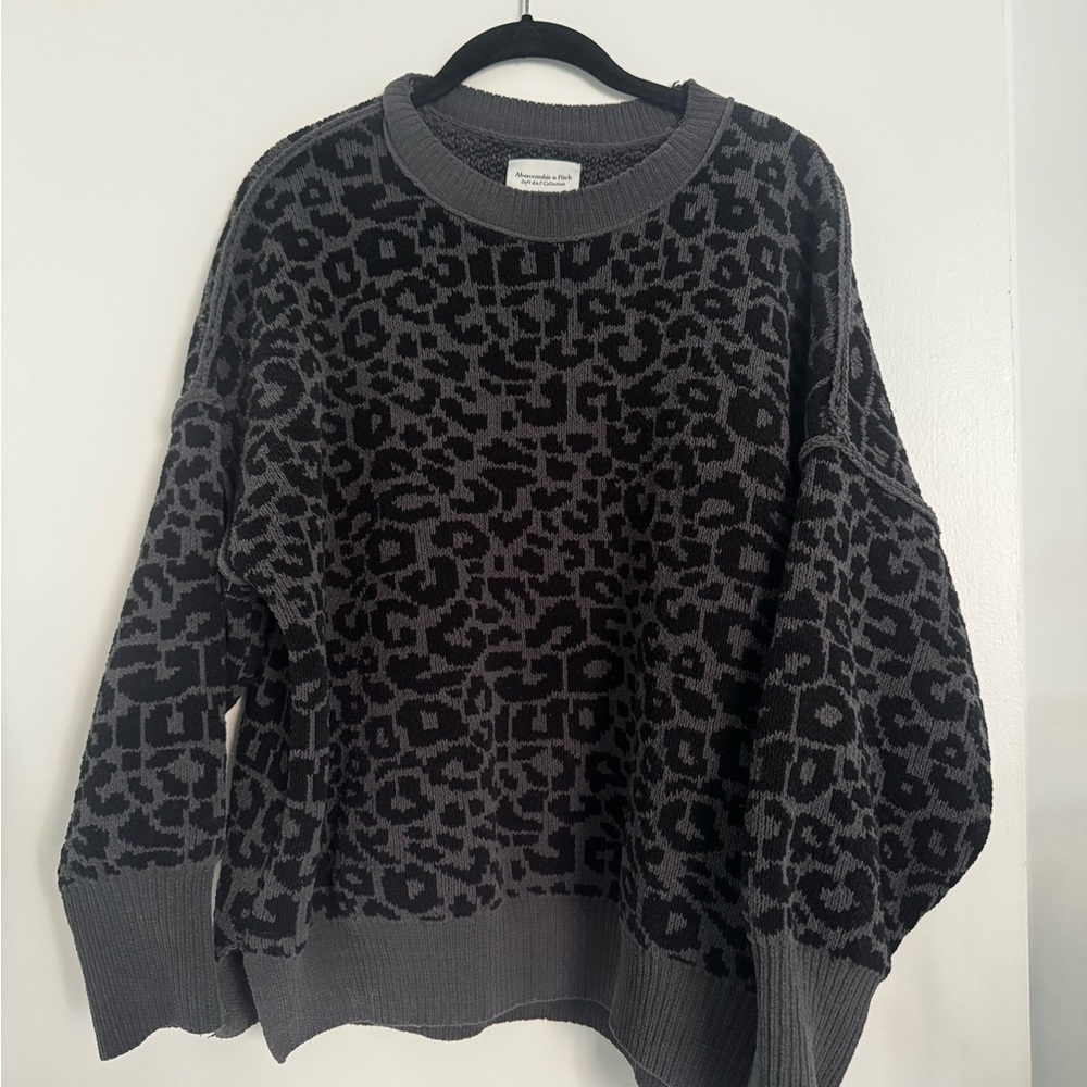 Abercrombie & Fitch Soft A&F Oversized Charcoal Pattern Sweater Size M